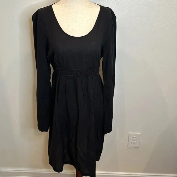 TOMMY BAHAMA SCOOP NECK DRESS WITH WASIT TIE CROCHET DETAIL ON WAIST AND SLEEVES - Picture 1 of 12